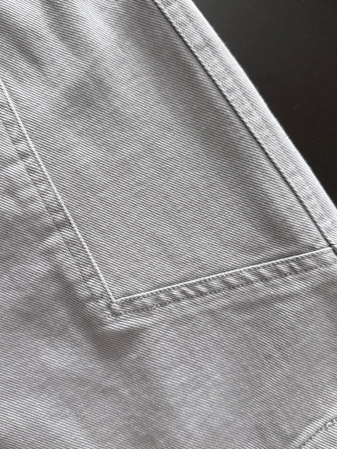 Next day shipment P160 Premium Burberry 2026 Spring/Summer New Arrival elastic band casual shorts, counter-customized fabrics Breathable, high comfort, impeccable details, brand element design concept, reflecting high quality. It feels delicate and soft! It presents a casual cut and the upper body shape is great! Sizes:S-3XL